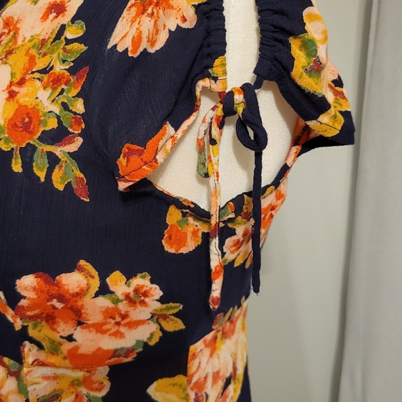 Dress - Picture 9 of 11